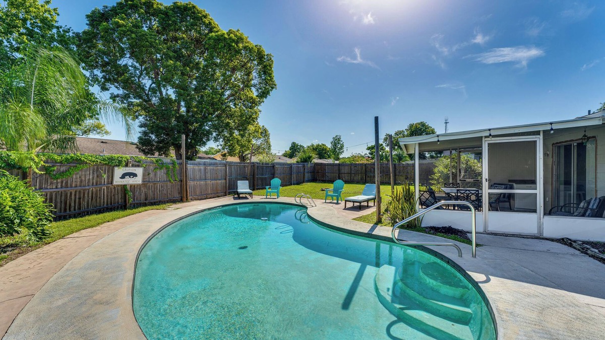 Kingswood House | Cozy Home Near Ocean + Daytona Int'l Speedway