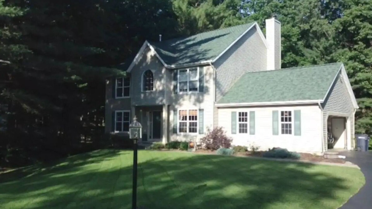 Ballston Spa House | Cozy home near Track and SPAC - great indoor and outdoor spaces