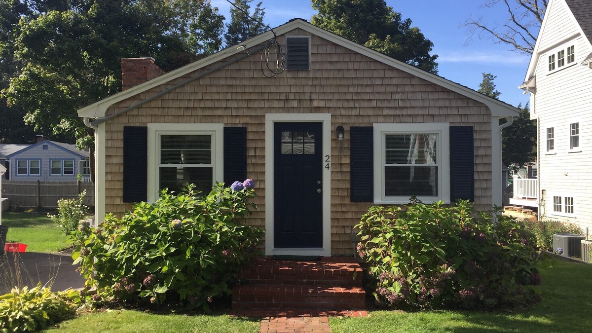Plymouth Cottage | Cozy Home On Private Beach