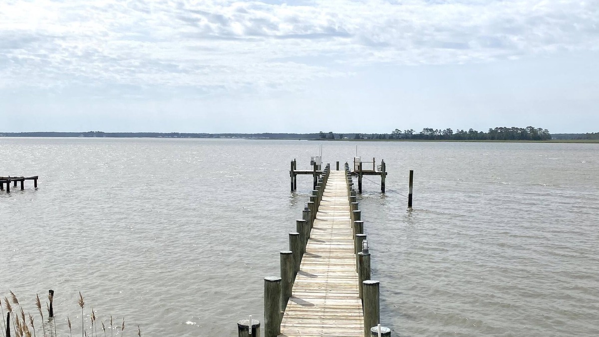 Millsboro House | Cozy Home on River- dock access