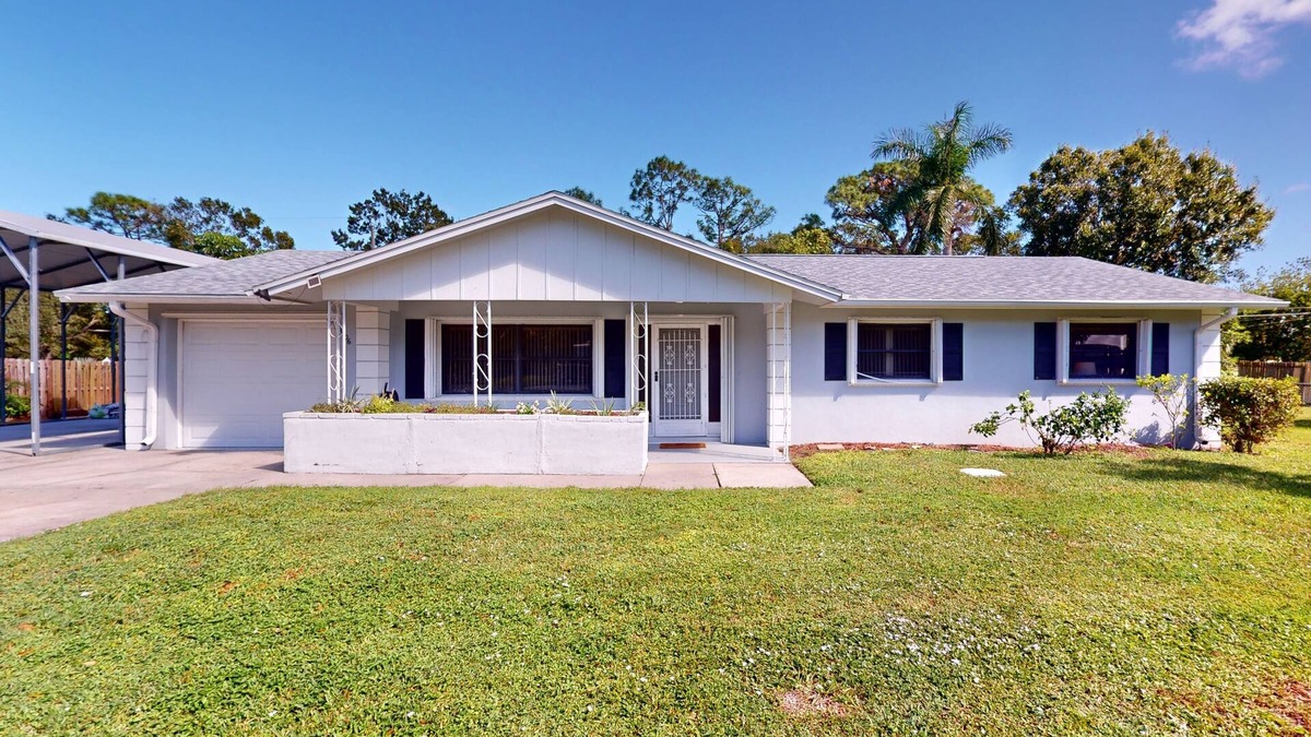 Vero Beach South House | Cozy home with private pool, BBQ, dog friendly, central AC, enclosed yard