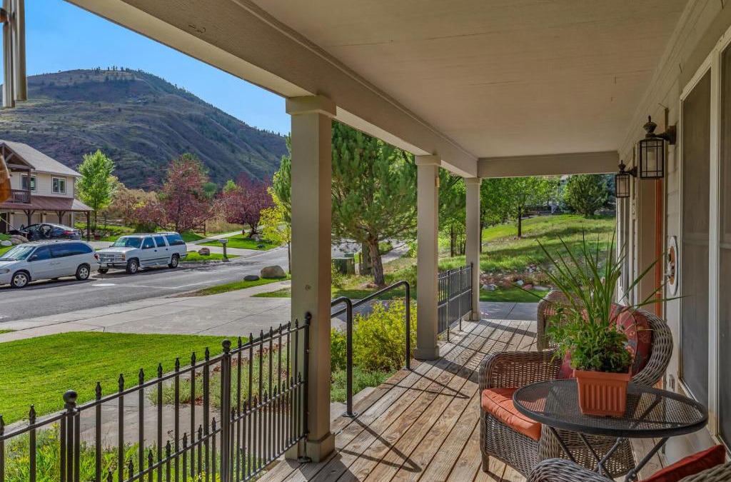 Glenwood Springs House | Cozy Home with Sauna in Glenwood Springs