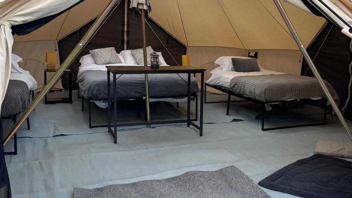 Llanfairpwllgwyngyll Cabin | Cozy Hot Tent with Log Burner & Hot Tub Right Tent