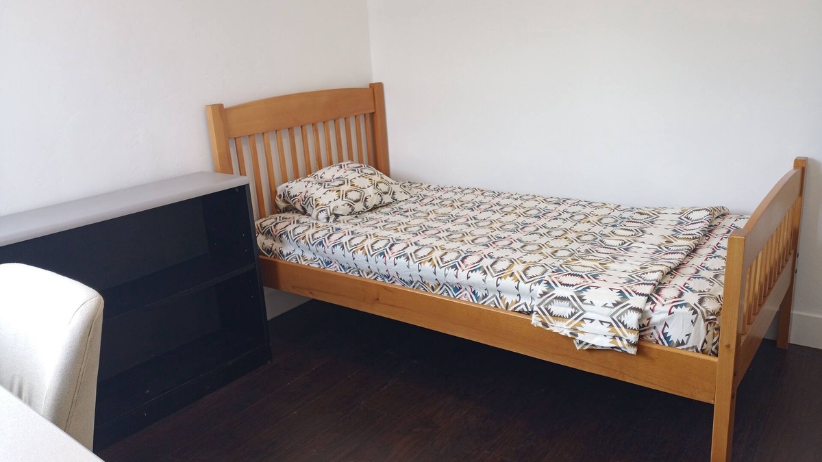 Lower Bal House | Cozy house in a nice neighborhood and near shops and transportations