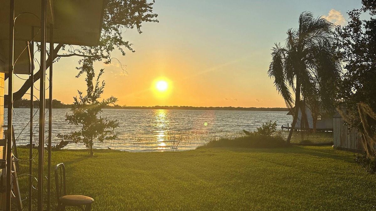 Winter Haven House | Cozy house in peaceful Lake Alfred with AC, WiFi very secluded.