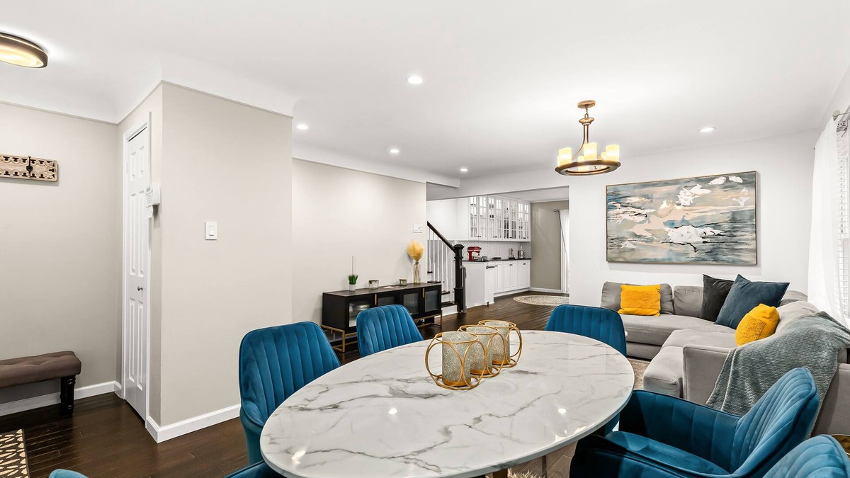 Royal Oak House | Cozy house in the most desirable neighborhood in Royal oak!
