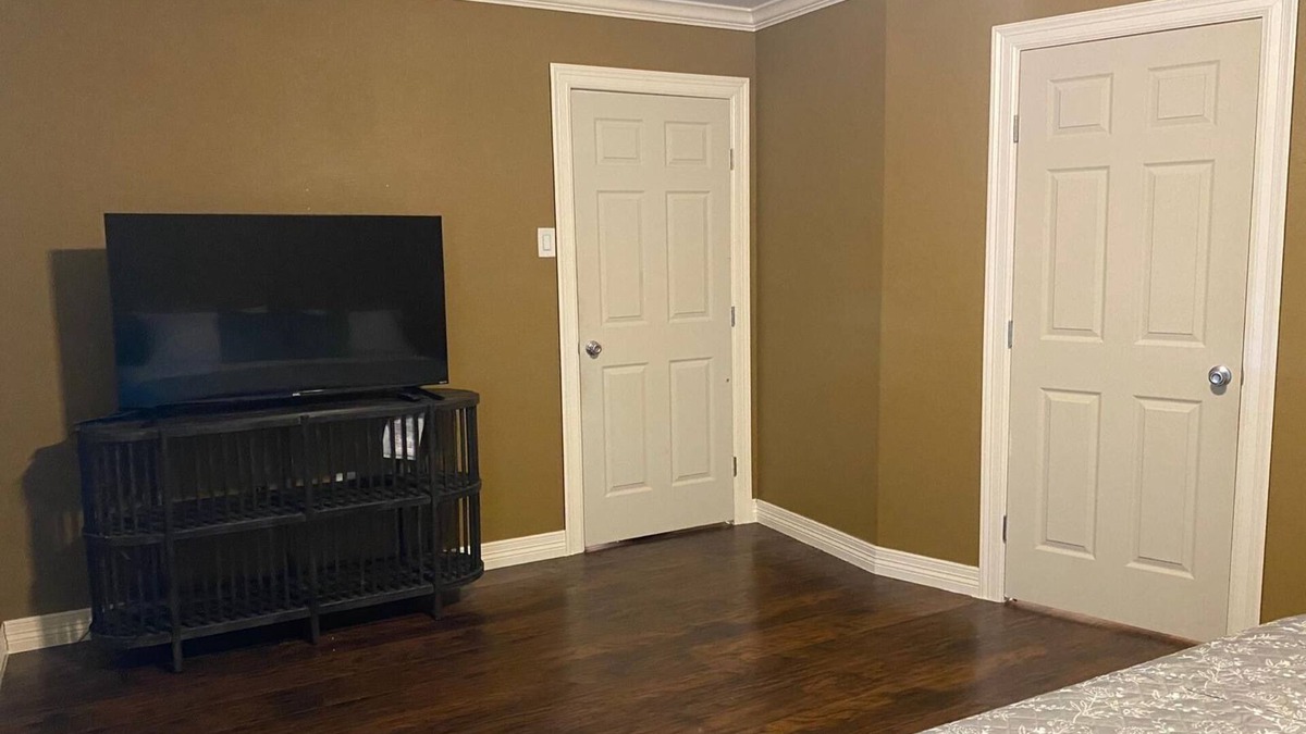 Iowa Colony House | Cozy house in welcoming Rosharon with WiFi, AC