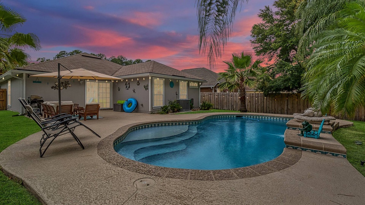 Southside House | Cozy house w/privet Pool