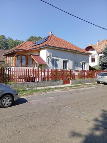 Alsorakos Apartment | Cozy House with Garden and FreeParking