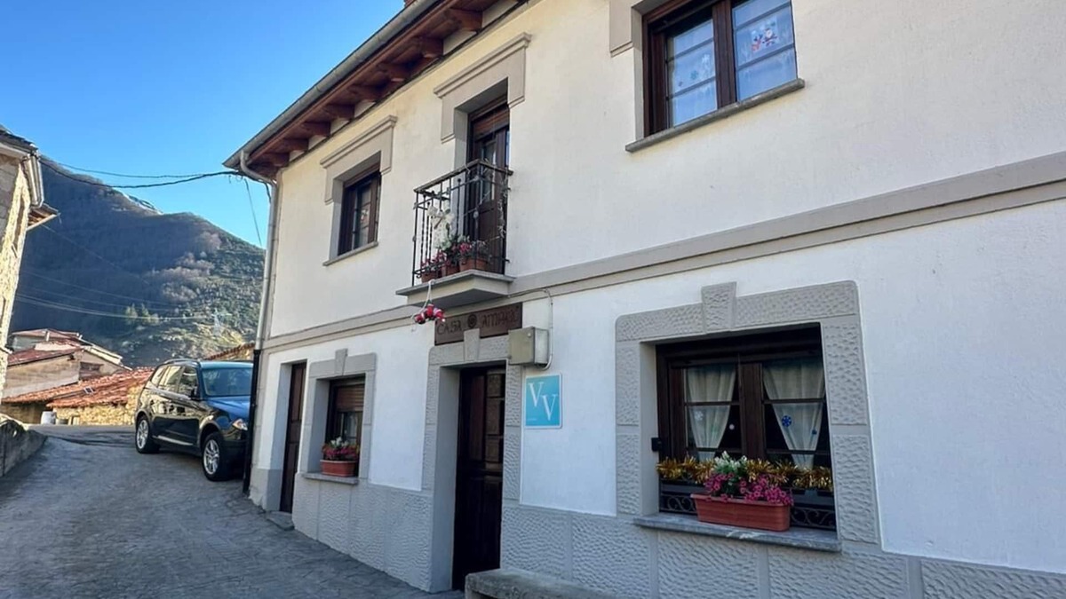 Pajares House | Cozy house with wonderful views and all services, ideal for families.