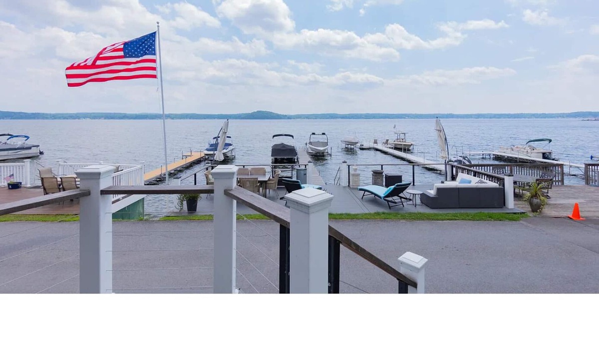 Malta House | Cozy, immaculate, lake front property. Only a few minutes to Saratoga Springs!