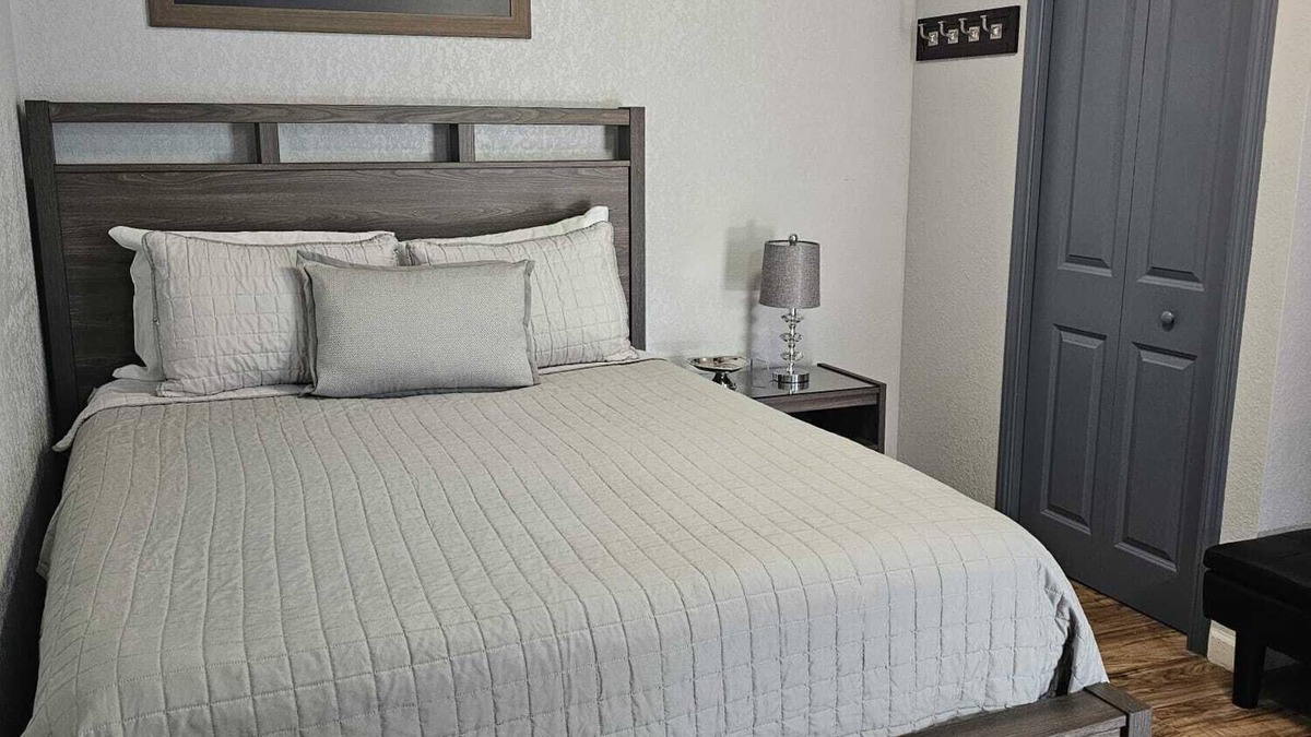 Azalea Park Apartment | Cozy independent studio