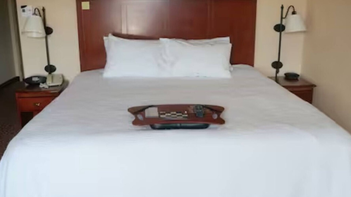 Kingman Hotel | Cozy Kingman Retreat: Free Hot Breakfast & Indoor Pool | Near Kingman Airport