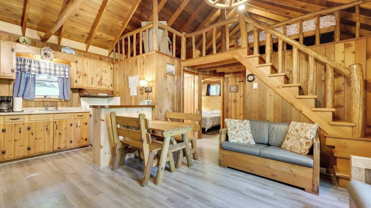 Greentown Cabin | Cozy Lake Cabin #1 w/boatdock