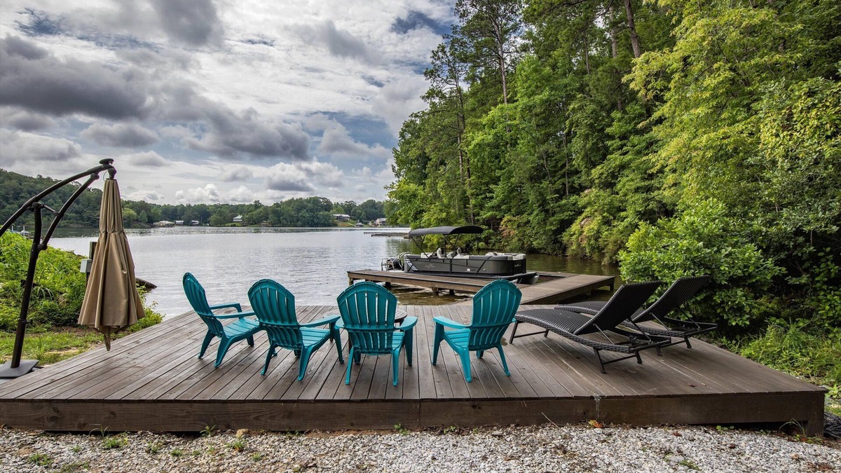 Alexander City Cabin | Cozy Lake Martin Cabin - Bottom Floor Rental - with Stunning Waterfront Views