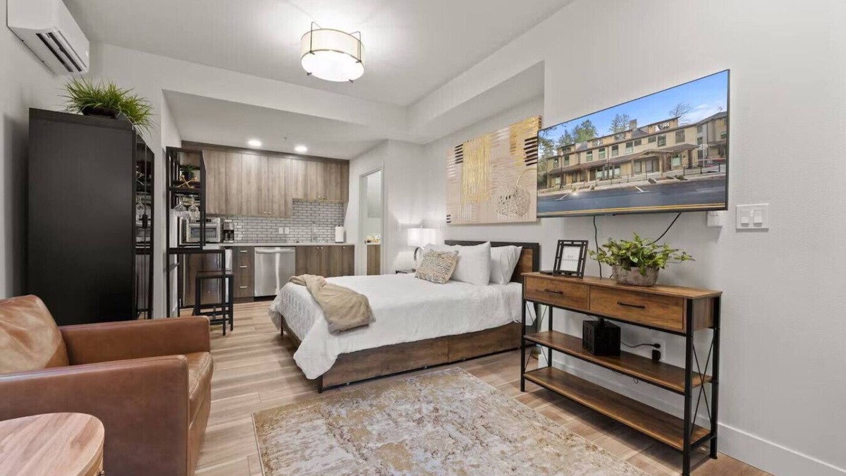 Walluga Apartment | Cozy Lake Oswego Studio Apartment