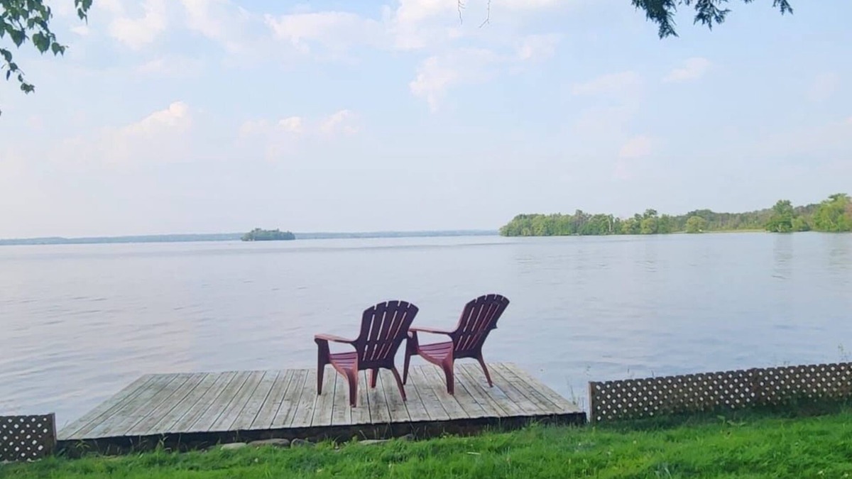 Dunsford Cottage | Cozy Lakefront Cottage in Kawartha Lakes