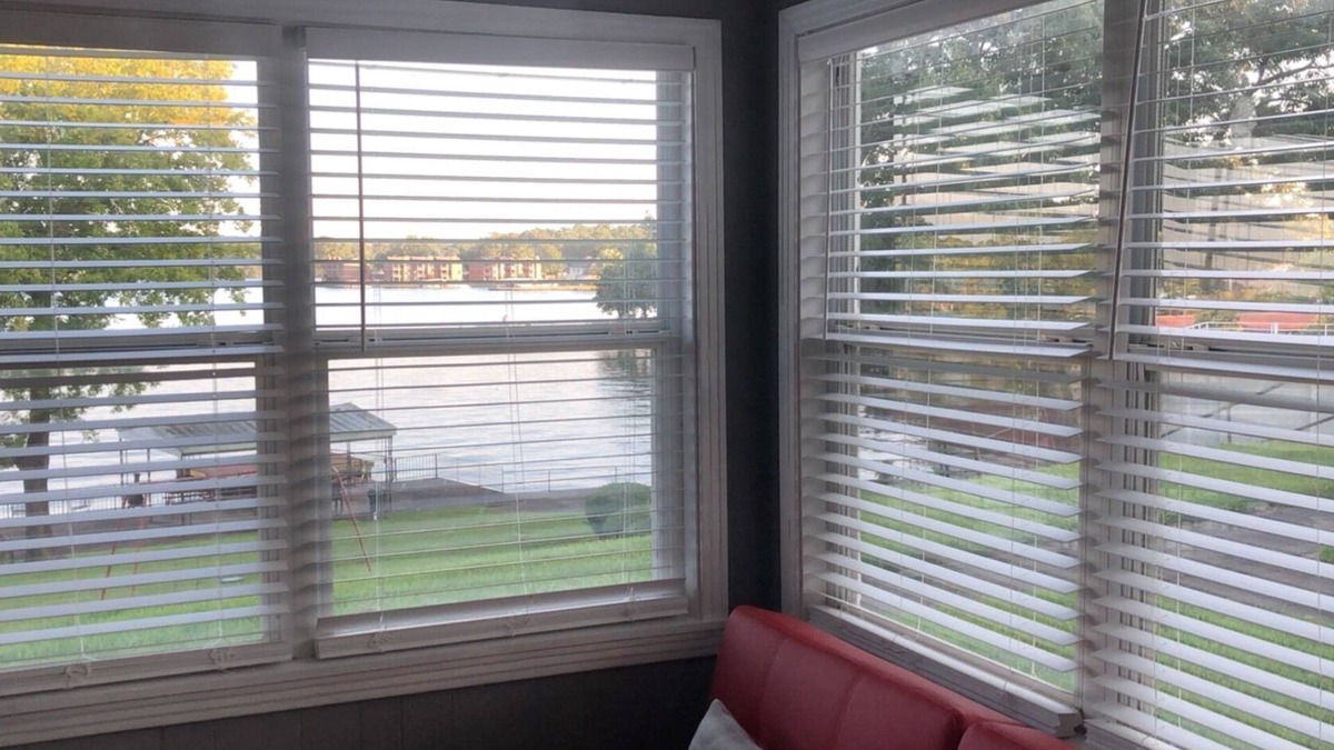 Hot Springs Cottage | Cozy lakefront cottage (only minutes away from Oaklawn Park & Casino)