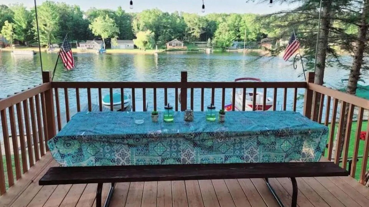 Lake George Cottage | Cozy LakeFront Cottage on All-Sports Lake George