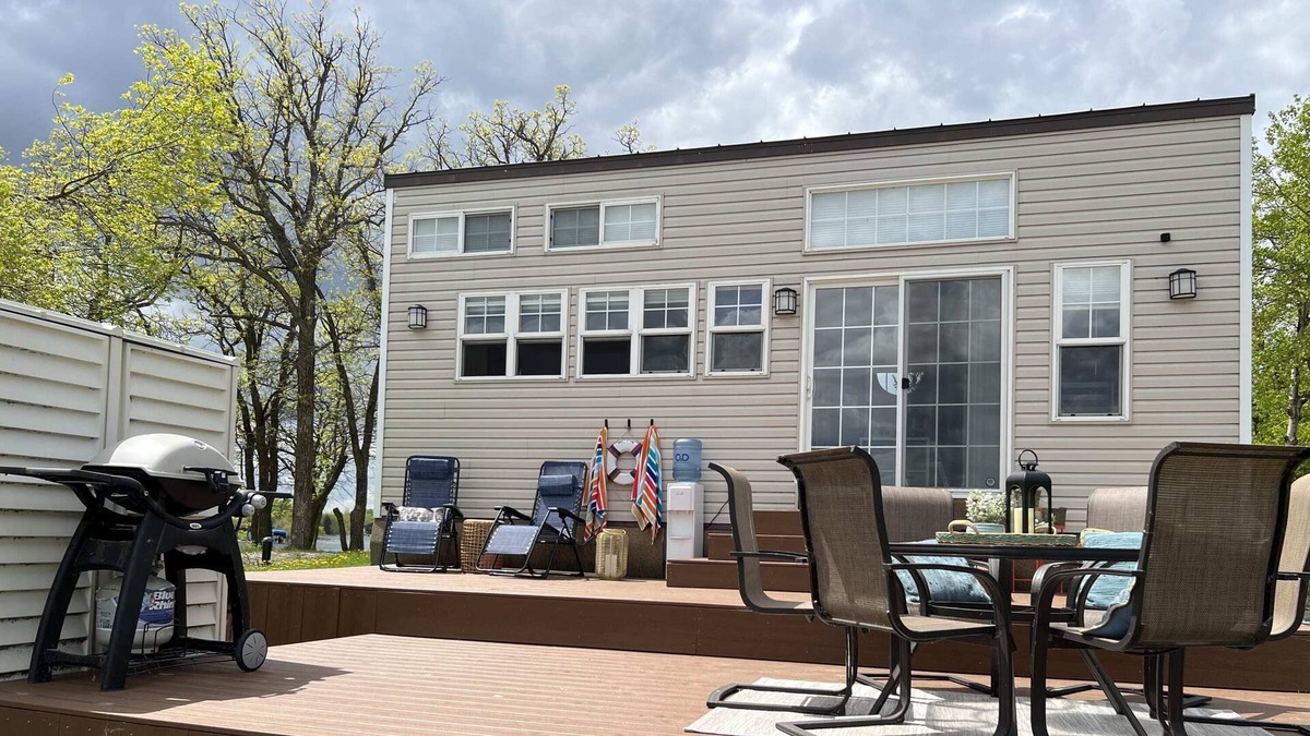 Bottineau Cabin | Cozy Lakefront Getaway on Lake Metigoshe