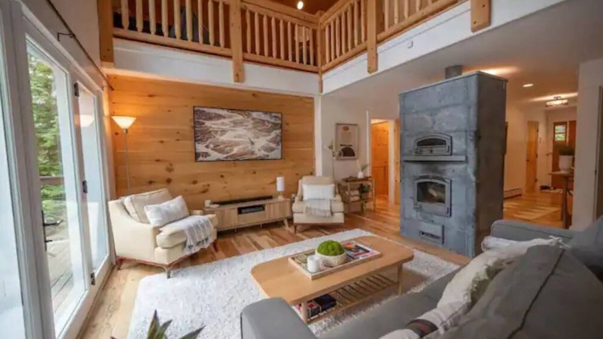 New London House | Cozy lakefront property on Sunapee Lake!