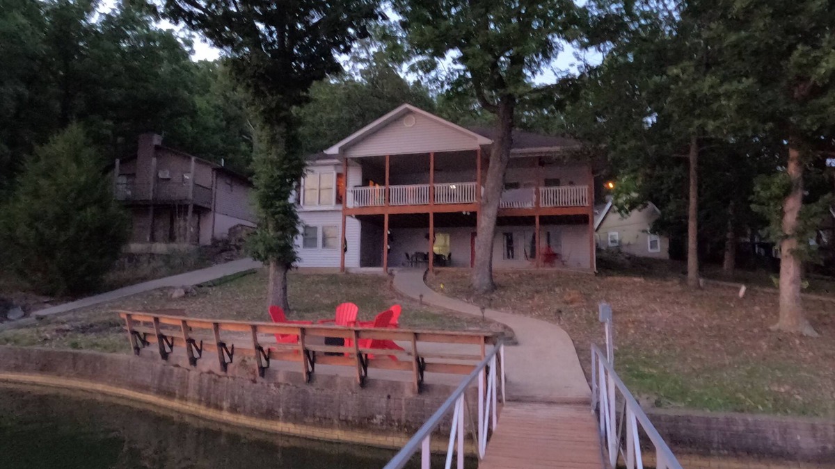 Lake of the Ozarks House | Cozy Lakehouse perfect for friends and family!
