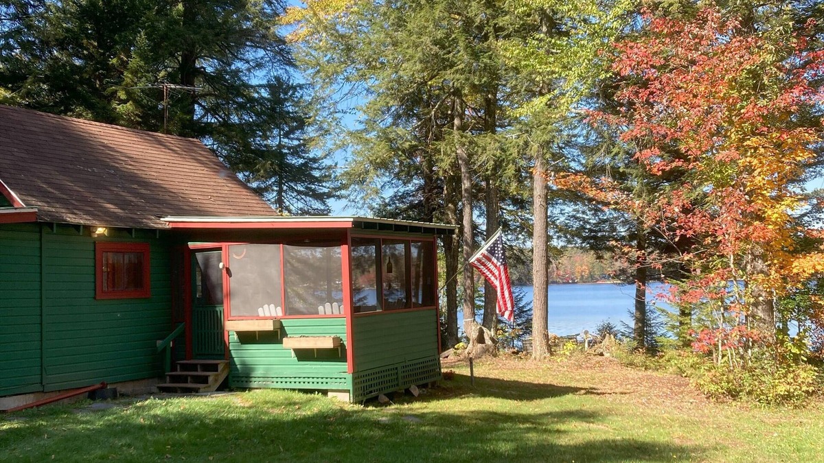 Speculator Cabin | Cozy Lakeside Escape on Lake Pleasant.