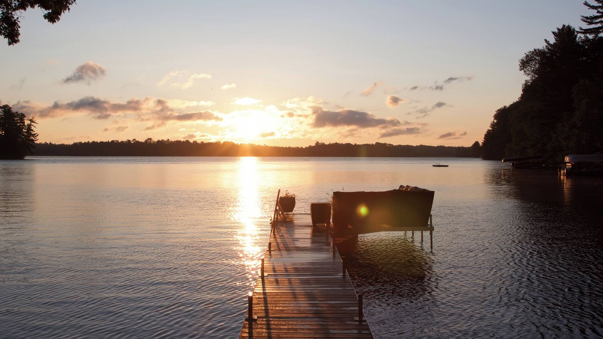 Manitowish Waters Cabin | Cozy Lakeside Log Cabin with fireplace/Central AC on Manitowish Waters Chain.
