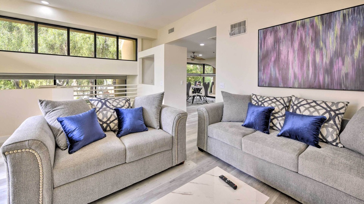 Vista Las Palmas Condo | Cozy large Downtown Palm Springs