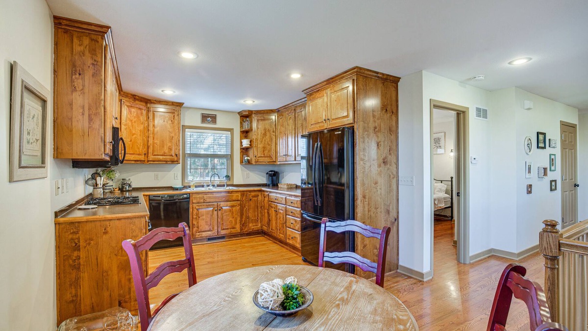 Liberty Cottage | Cozy Liberty Getaway w/Fire Pit & Patio!
