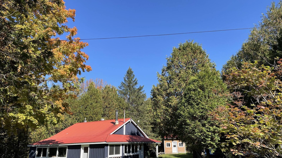 North Frontenac Cabin | Cozy lil Cabin