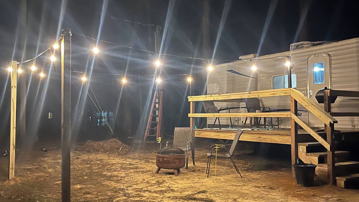 Purvis House | Cozy little camper, nestled quietly in the country/only minutes from the city