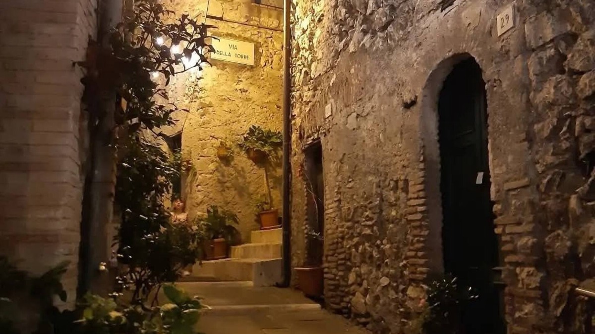 Olevano Romano Apartment | Cozy little house in the beautiful historic center of Olevano Romano.