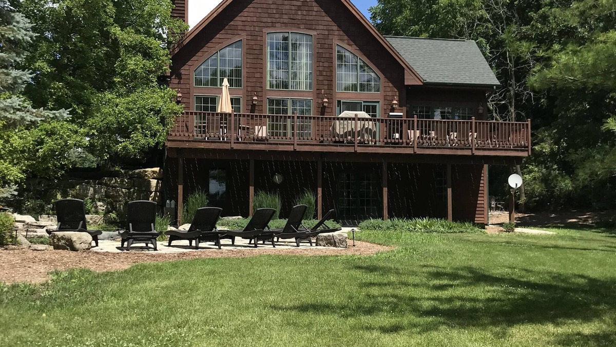 Lake Geneva House | Cozy Lodge Style Home - 2.8 miles to Town - 3 Acres w Views of Lake - Fire Pit