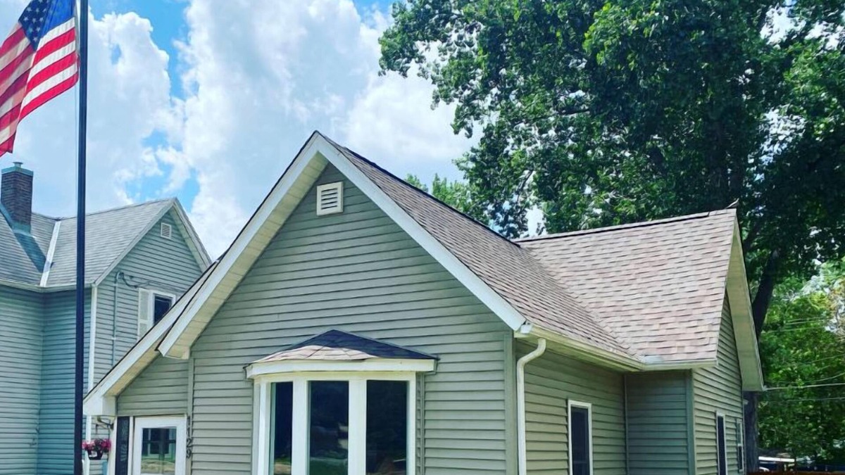 Hudson House | Cozy Lodge Theme Home in Beautiful Hudson, WI