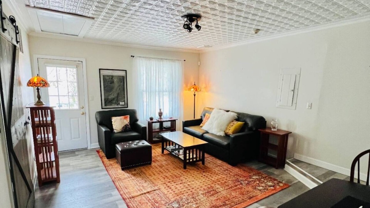 Kingston Apartment | Cozy loft apartment in Stockade district walk to restaurants & bars AC & WiFi