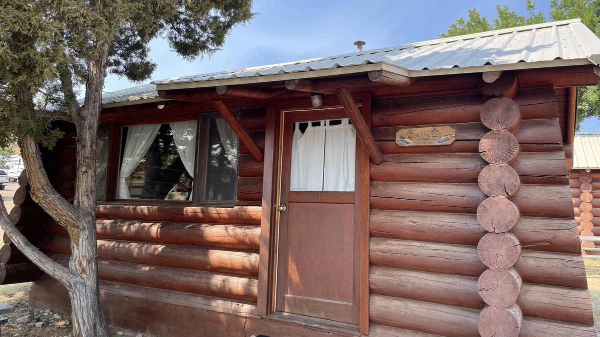 Helena Cabin | Cozy Log Cabin #1 on Beautiful Canyon Ferry Lake