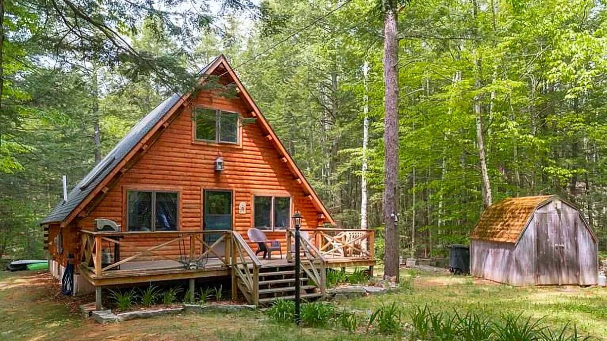 Rome Cabin | Cozy Log Cabin Belgrade Lakes Rome Maine