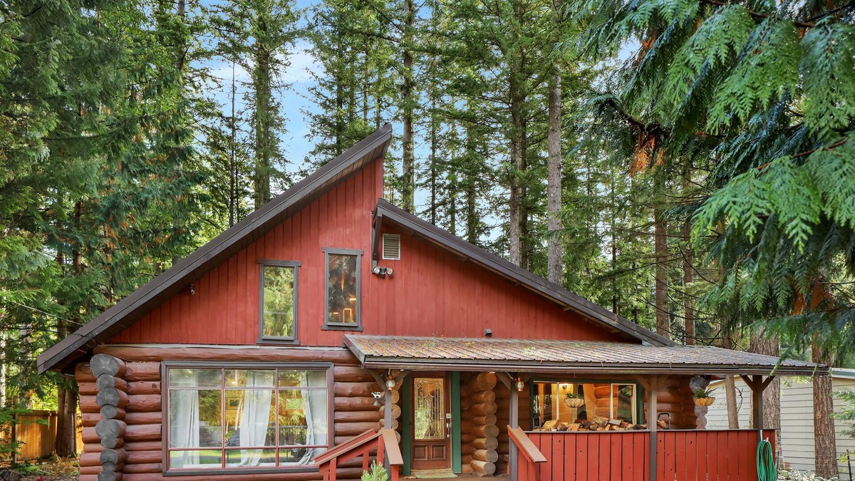 Peaceful Valley Cabin | Cozy Log Cabin between Bellingham, Baker, & Canada