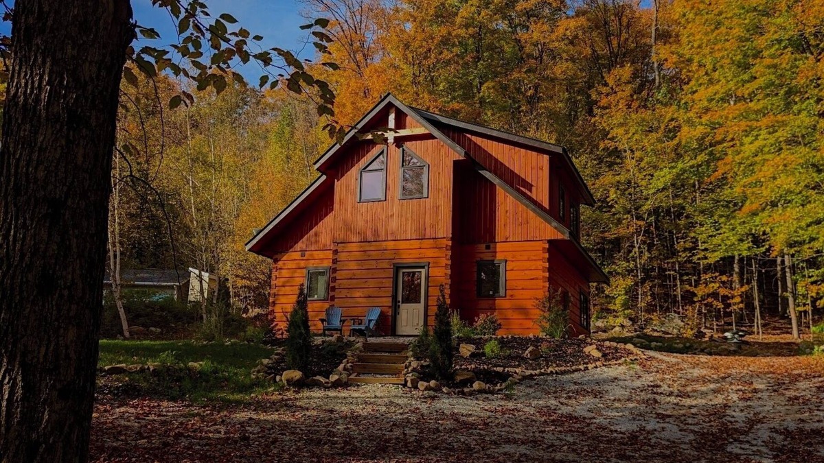 Faraday Cabin | Cozy Log Cabin w/Lake Access. Pet Friendly