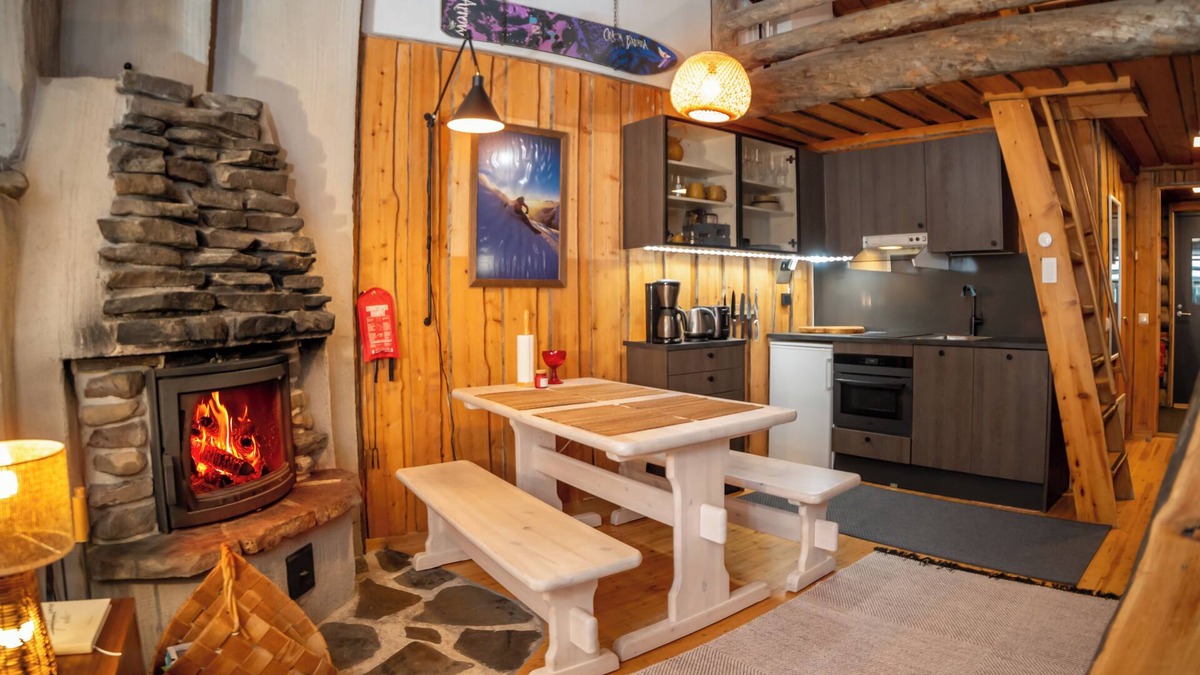 Pyhatunturi Cabin | Cozy Log Cabin with Sauna - Right next to skiing slopes