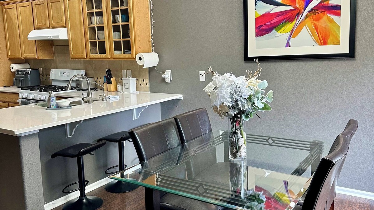 Commerce City House | Cozy, Long-term, Fully Furnished Home only 15mins from DIA and Gaylord Rockies