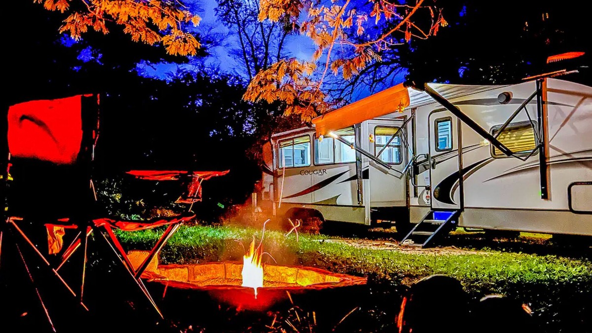 Mountain Rest House | Cozy Luxe RV: Your Foothills Haven on the Mountain