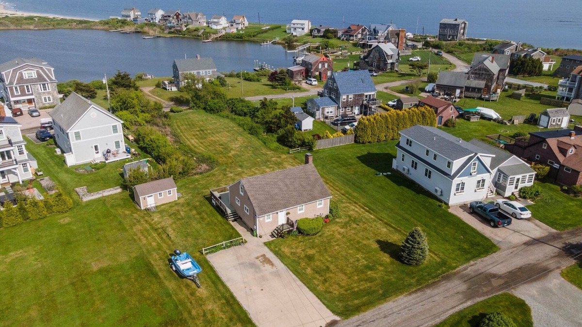 Matunuck Cottage | Cozy Matunuck Coastal Escape - Wake up at the beach! Last min avail w/o 8/9