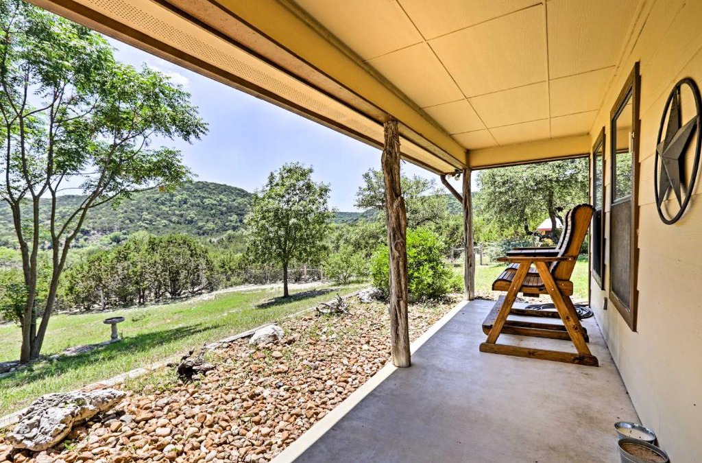 Medina House | Cozy Medina Cottages with Patio and Mountain Views!