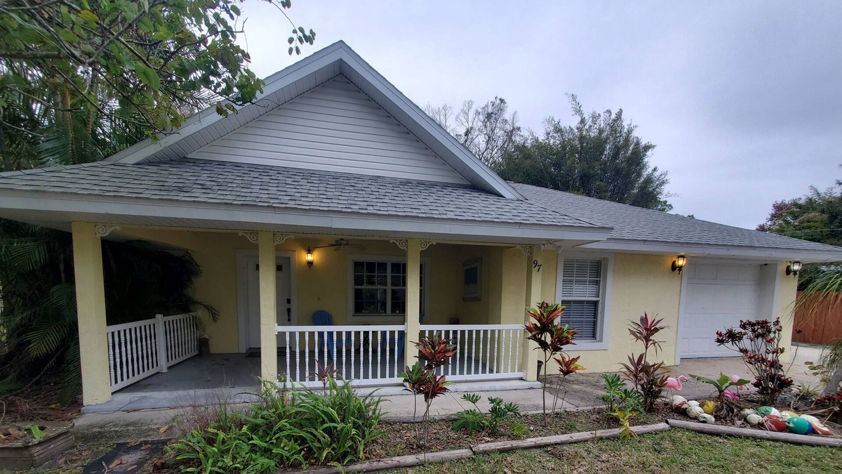 Melbourne House | Cozy Melbourne Home 10min from Beaches and 1hr from Orlando Theme Parks / Disney