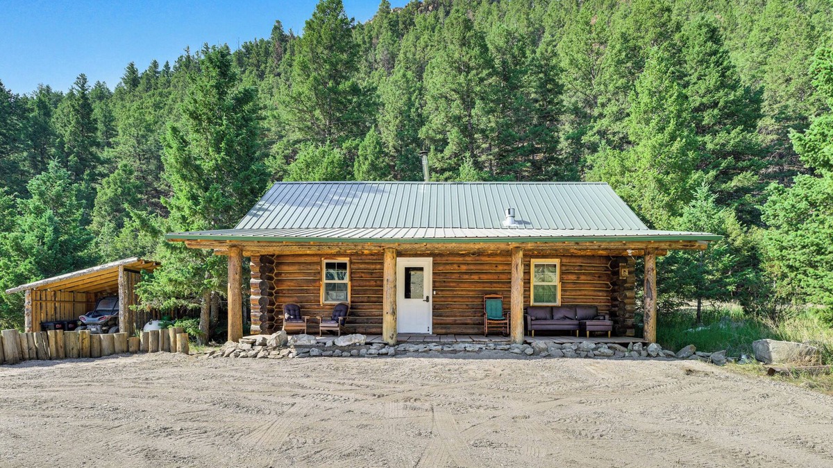 Divide Cabin | Cozy Melrose Cabin w/Fire Pit: Walk to River!