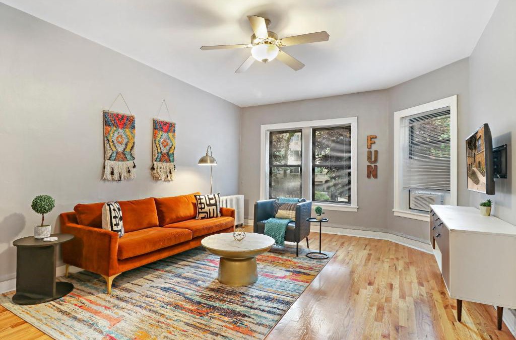 Lake View East Apartment | Cozy Modern 1BR Apt, 10-min Walk to Wrigley Field - Stratford 1E 3E rep