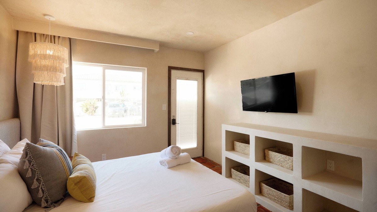 Imperial Beach Hotel | Cozy Modern Baja Beachfront