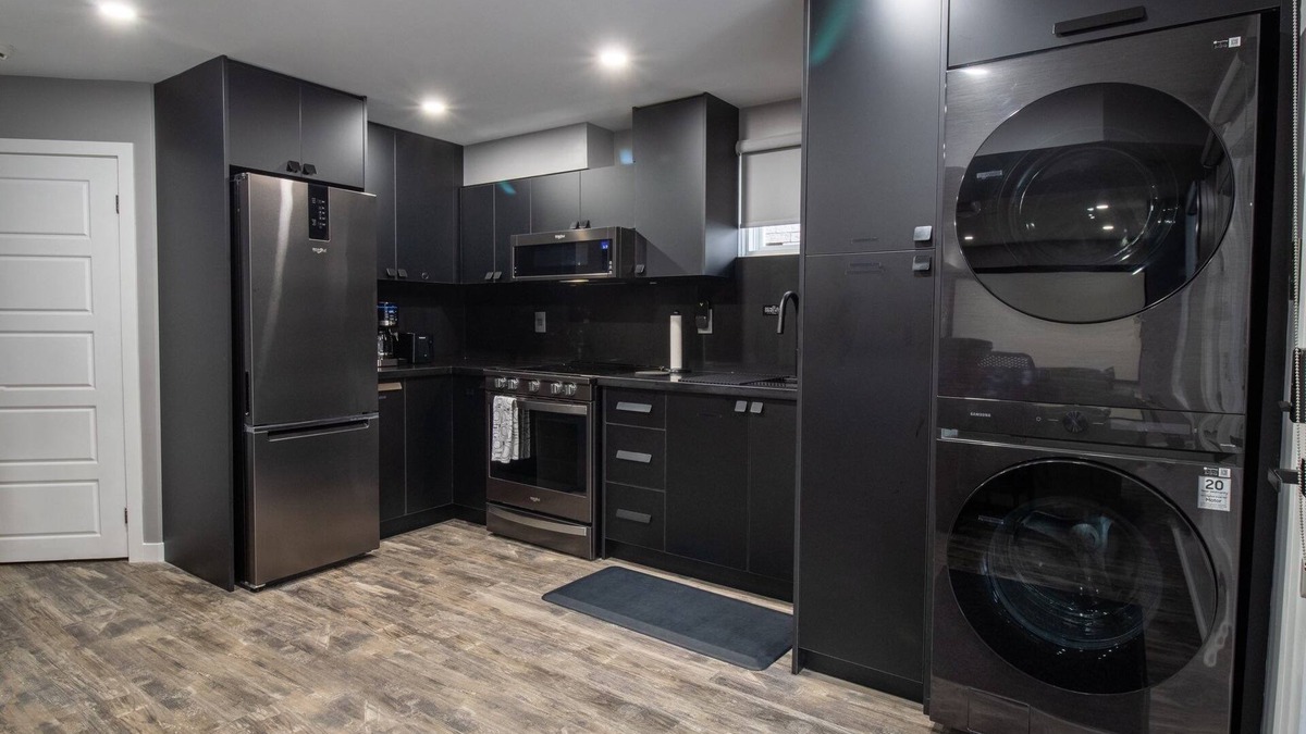 Ajax Apartment | Cozy & Modern Basement Apartment in Ajax